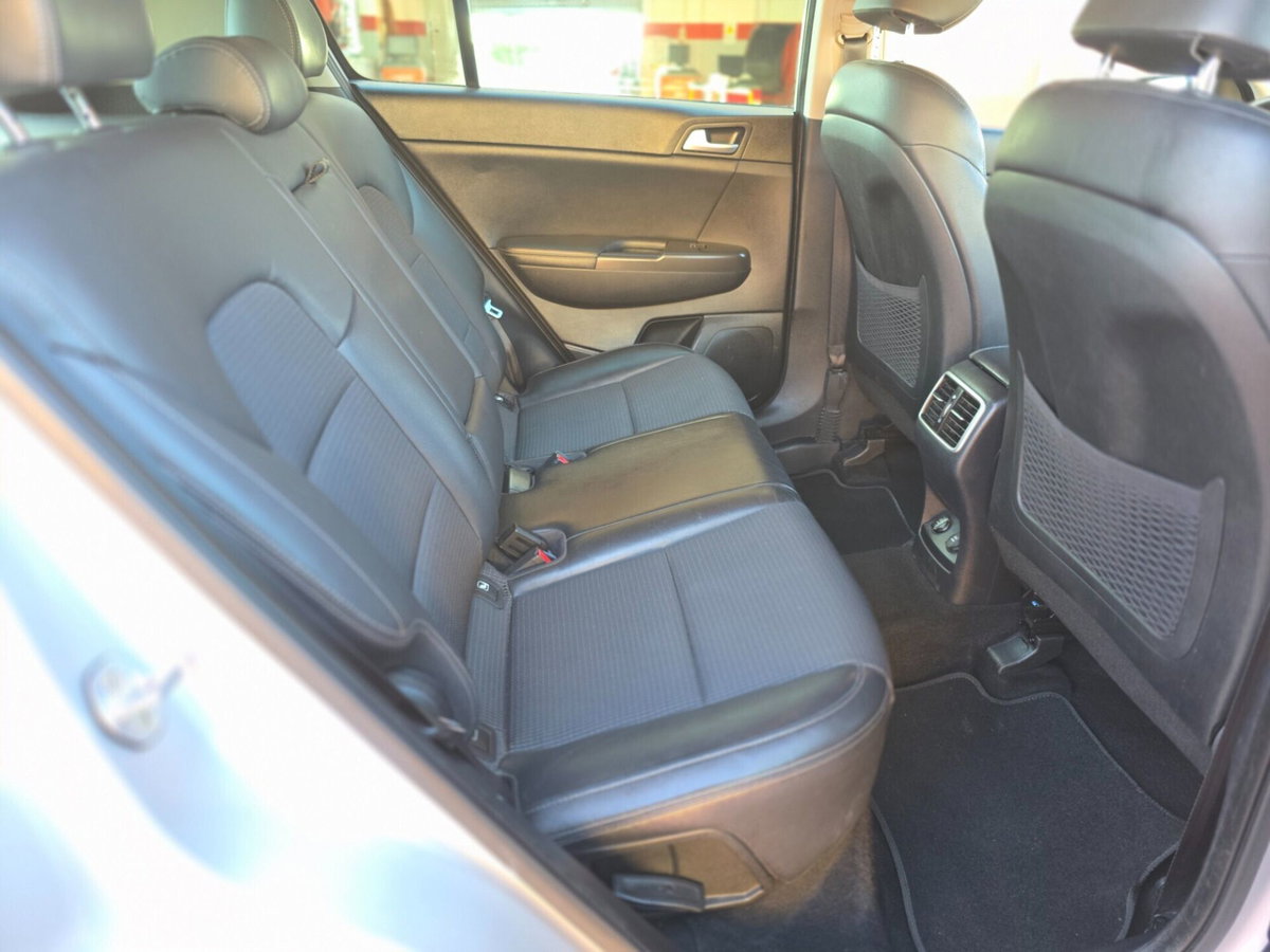 Kia Sportage 1.7 CRDI 2WD Style (19)