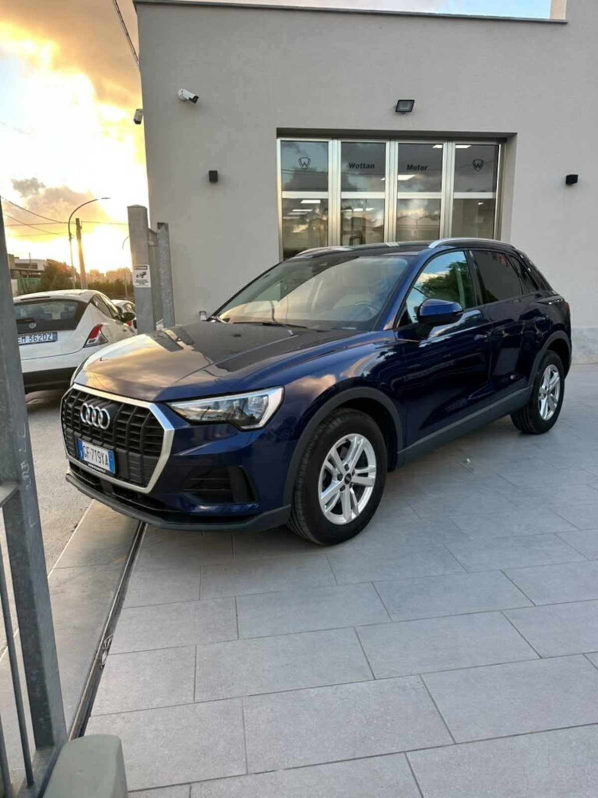 Audi Q3 35 TDI quattro S tronic Business (16)