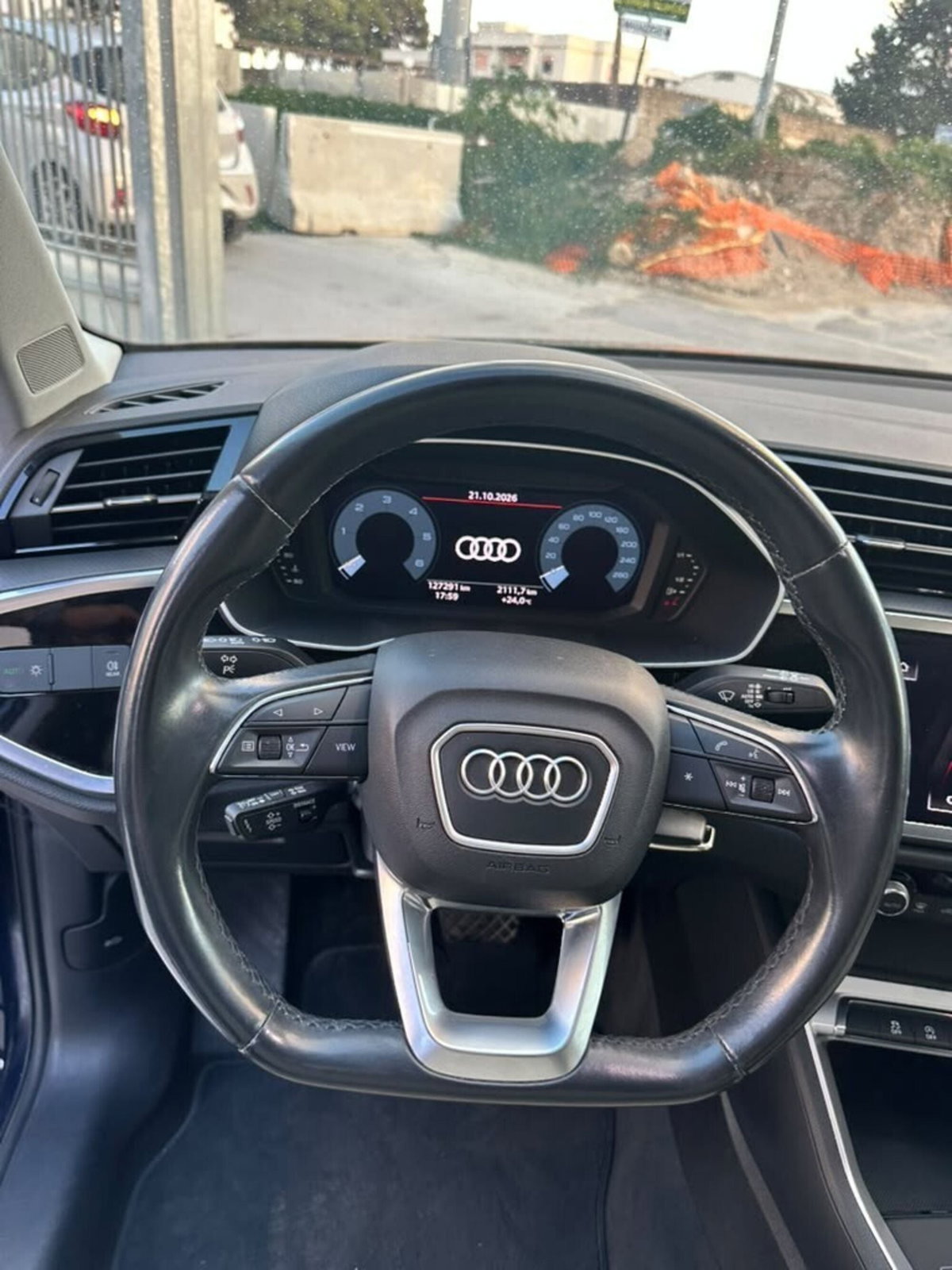 Audi Q3 35 TDI quattro S tronic Business (5)