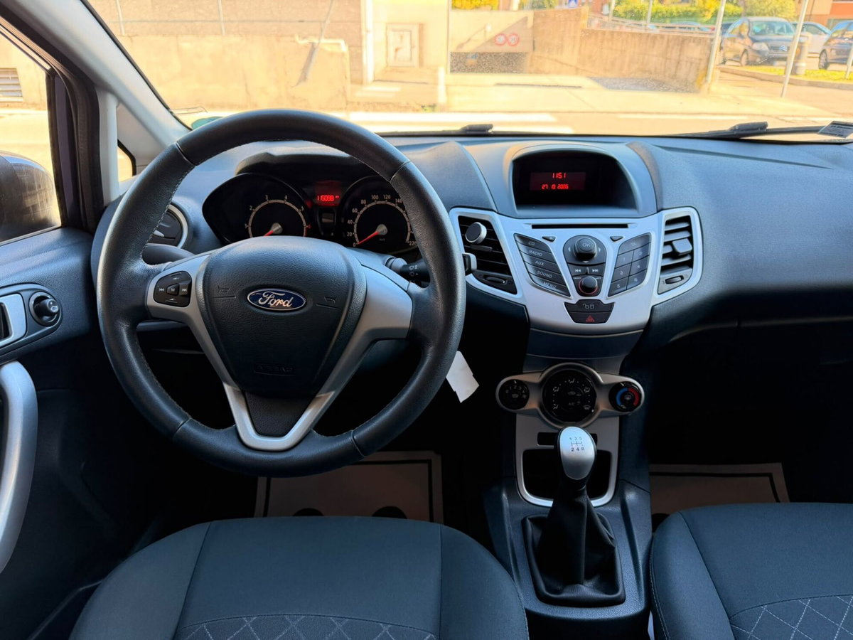 Ford Fiesta 1.2 82 CV 5 porte Titanium (13)