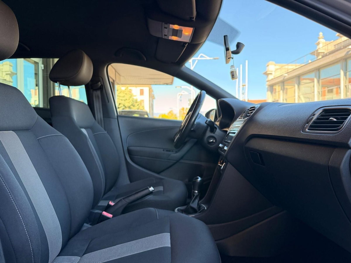 Volkswagen Polo 1.2 5 porte United (10)