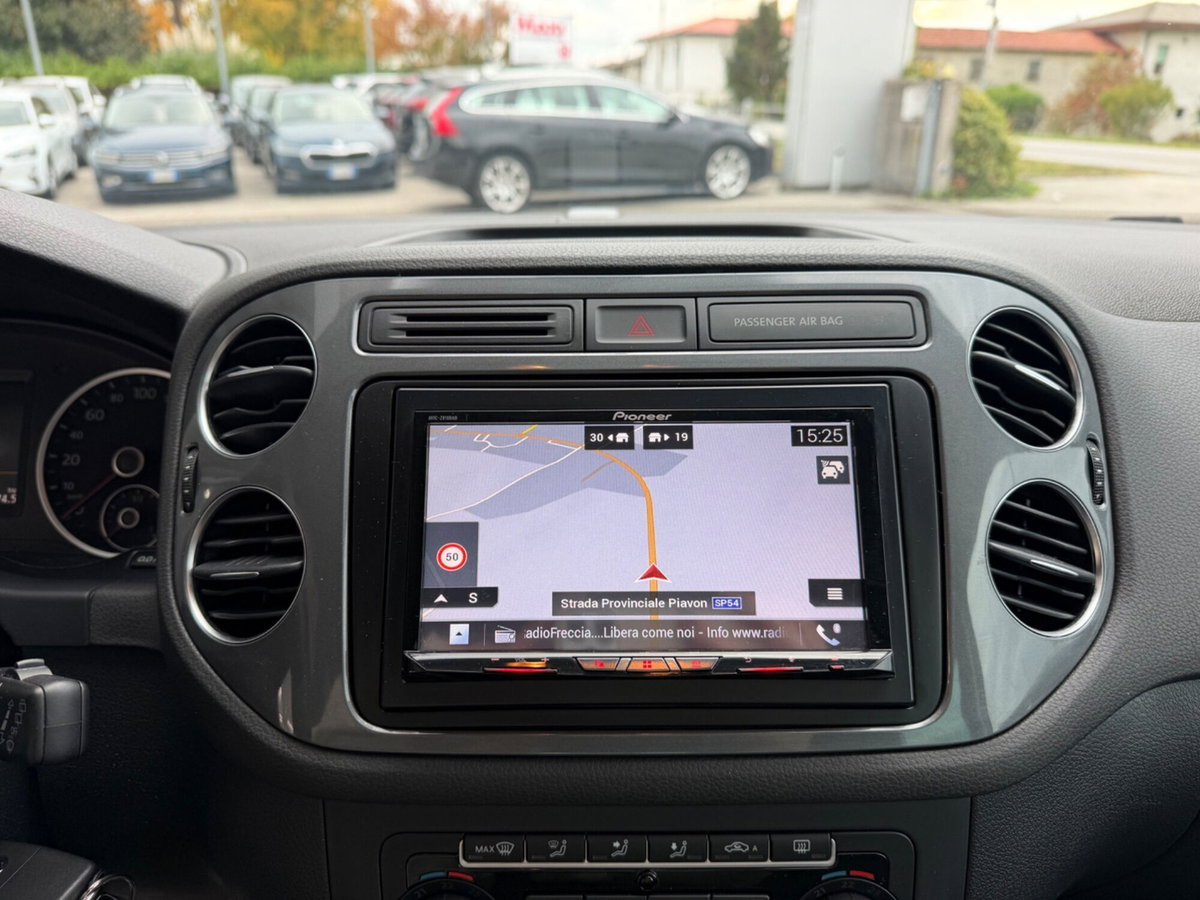 Volkswagen Tiguan 2.0 TDI 110 CV Sport & Style BlueMotion Tech. (16)