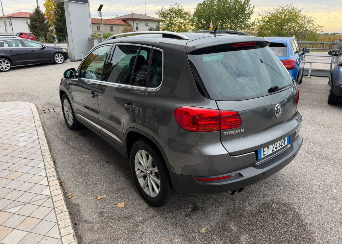 Volkswagen Tiguan 2.0 TDI 110 CV Sport & Style BlueMotion Tech. (7)