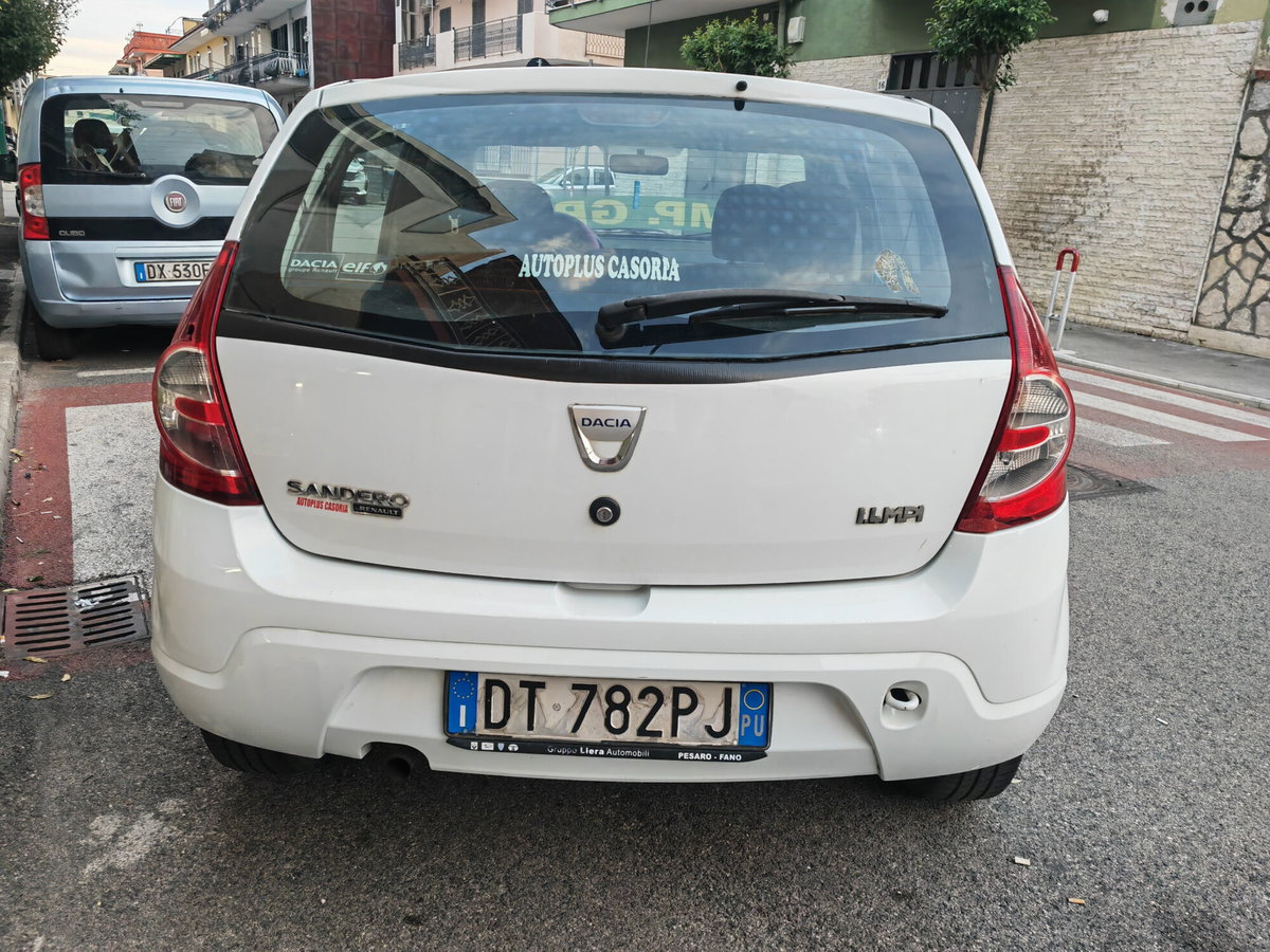 Dacia Sandero 1.4 8V GPL Lauréate (11)