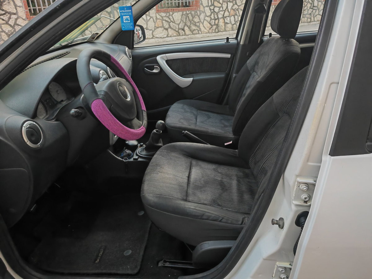 Dacia Sandero 1.4 8V GPL Lauréate (7)