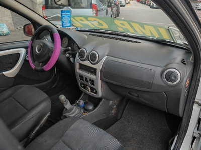 Dacia Sandero 1.4 8V GPL Lauréate (9)