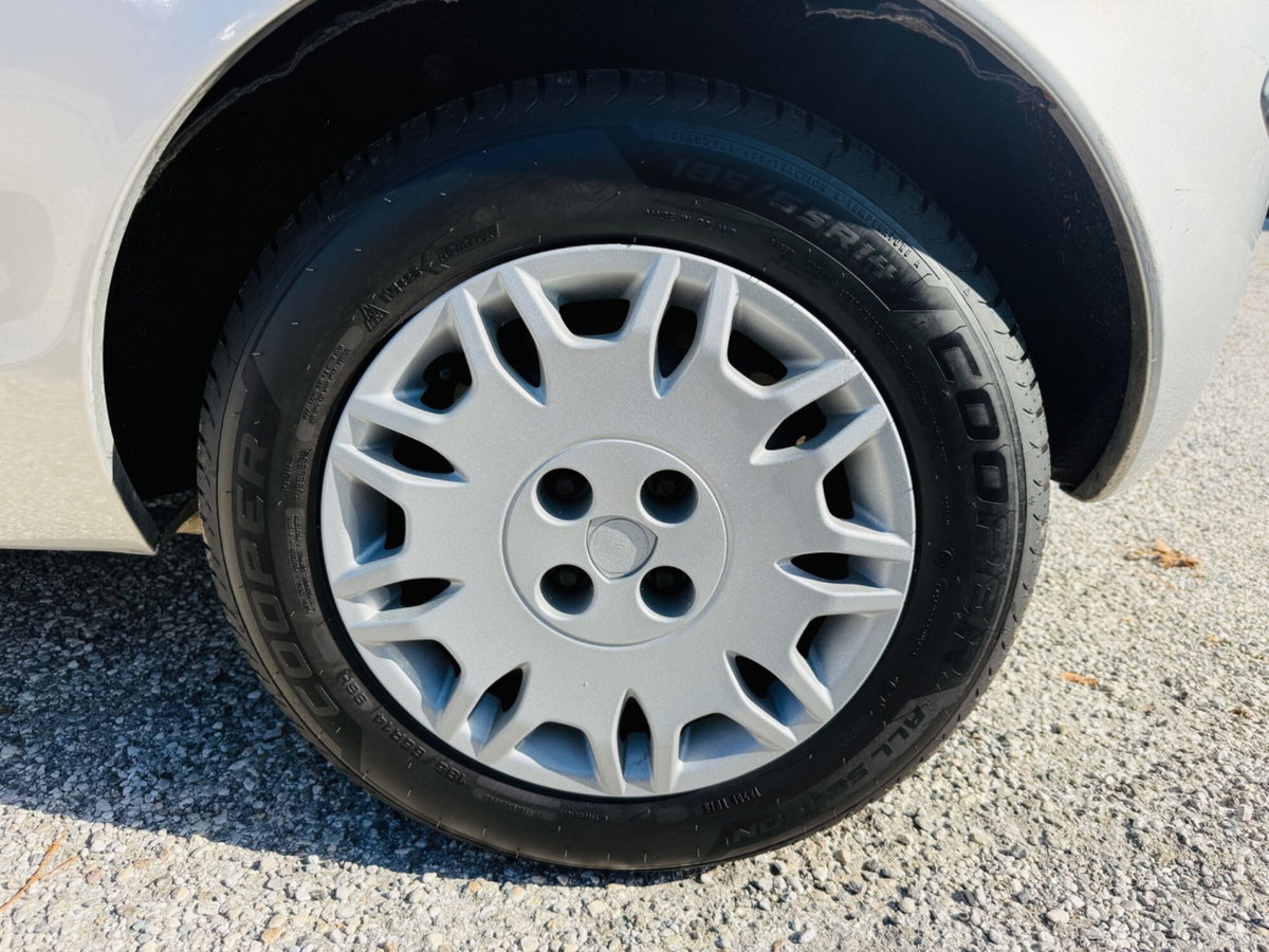 Lancia Ypsilon 1.2 Argento (10)