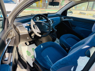 Lancia Ypsilon 1.2 Argento (11)