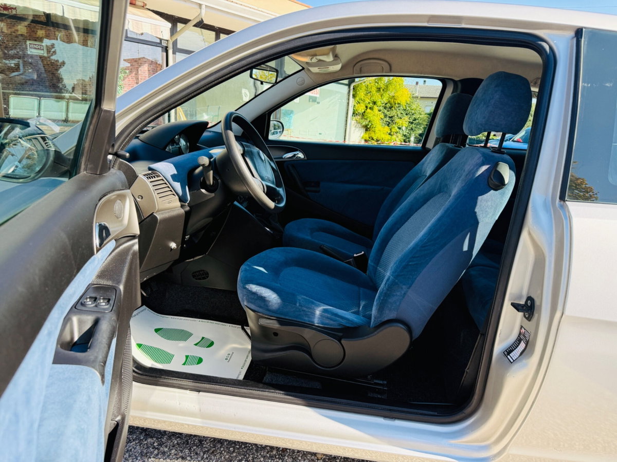 Lancia Ypsilon 1.2 Argento (12)