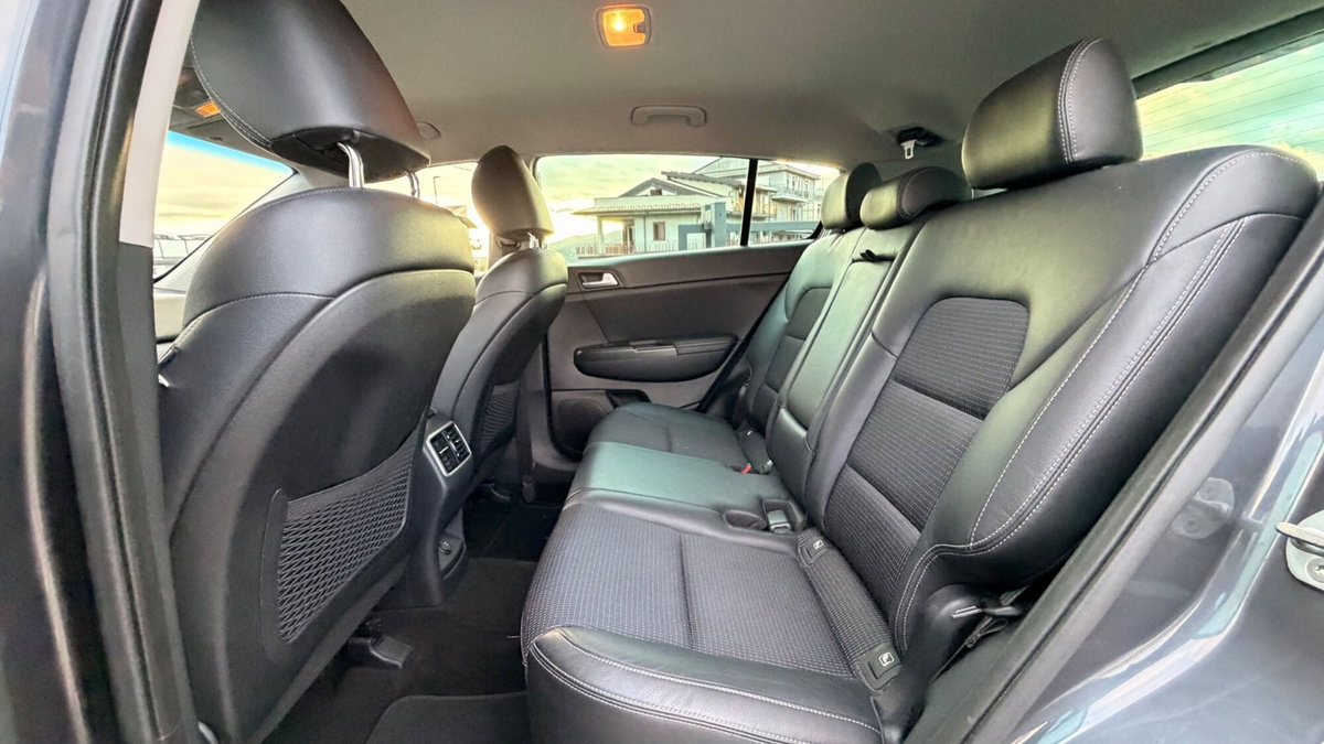 Kia Sportage 1.7 CRDI 2WD Class (9)