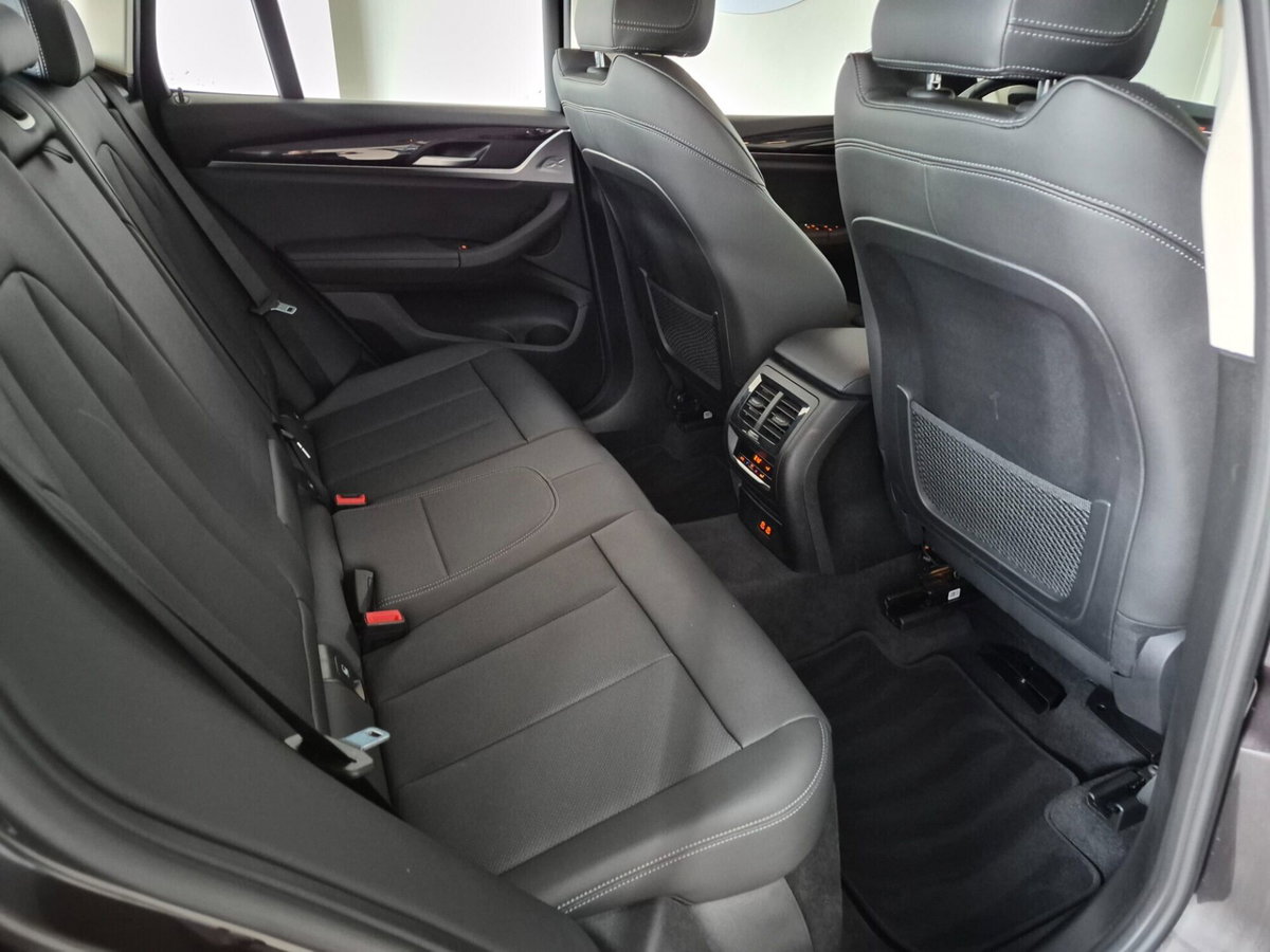 BMW X3 sDrive18d 48V Msport (15)