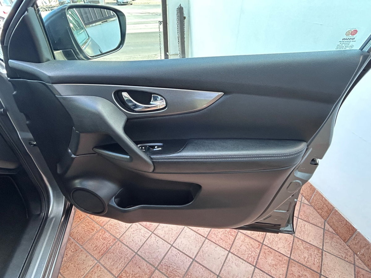 Nissan Qashqai 1.5 dCi 115 CV DCT N-Connecta (10)