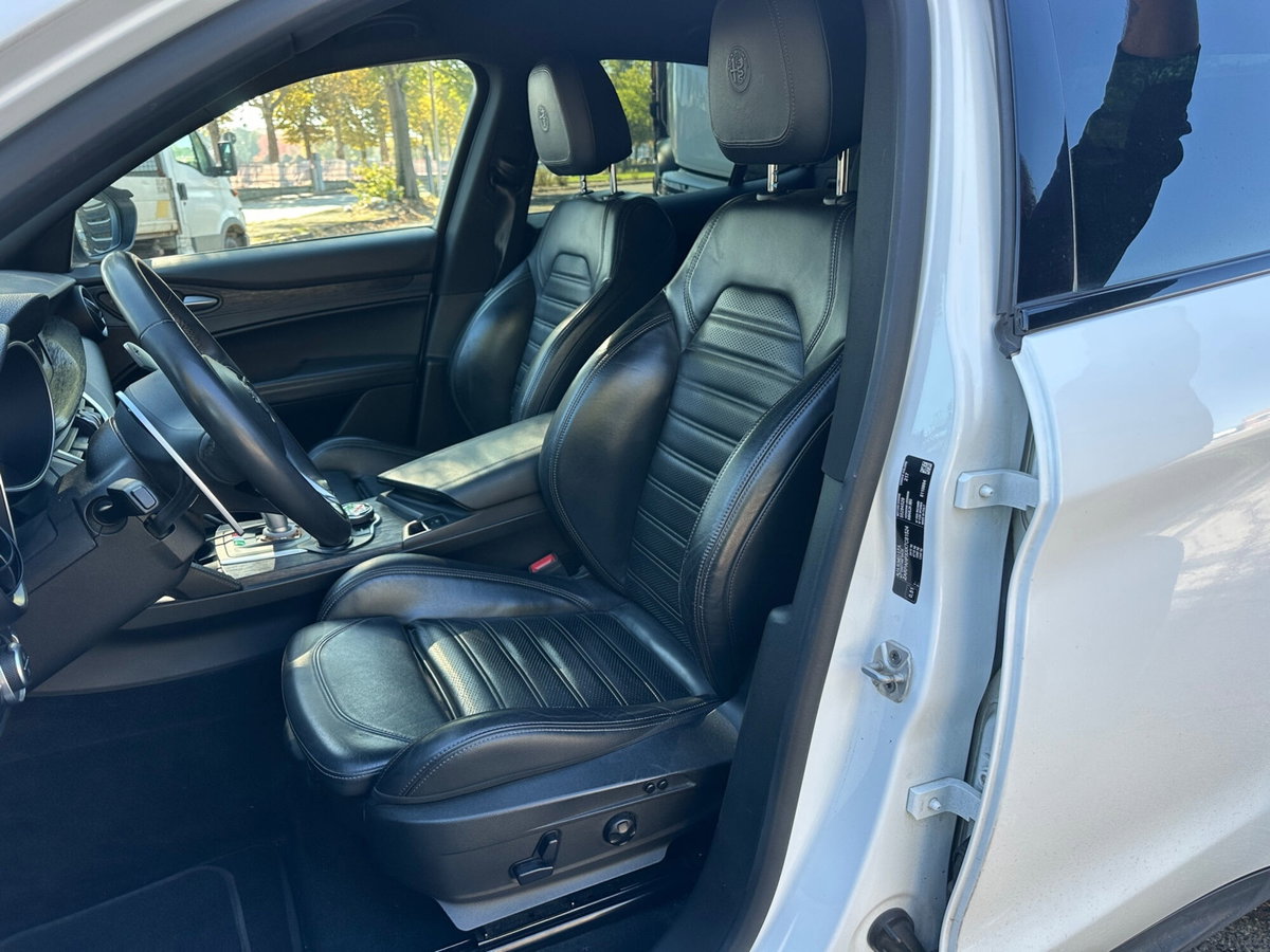 Alfa Romeo Stelvio Stelvio 2.2 Turbodiesel 210 CV AT8 Q4 Ti (11)