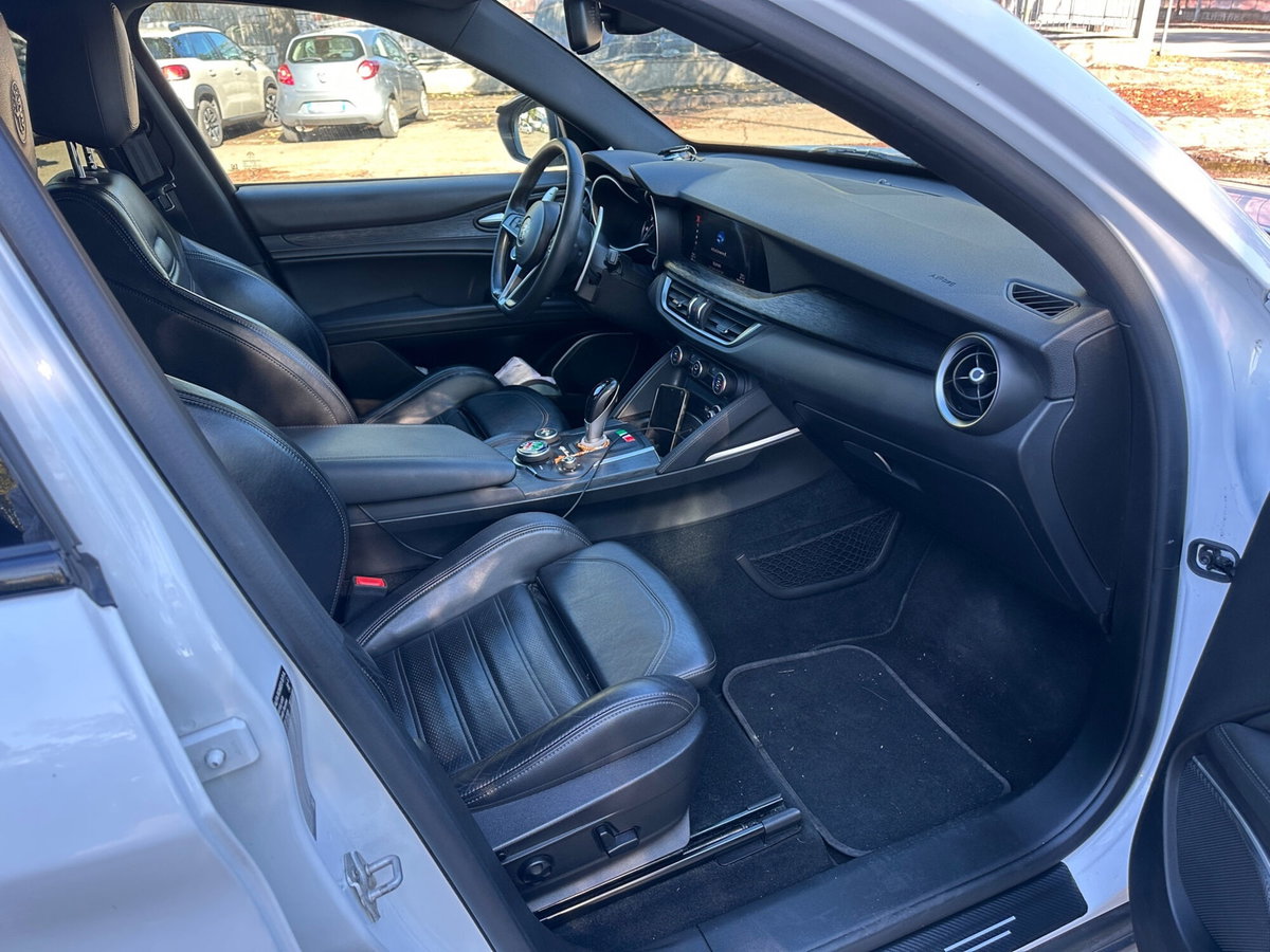 Alfa Romeo Stelvio Stelvio 2.2 Turbodiesel 210 CV AT8 Q4 Ti (16)