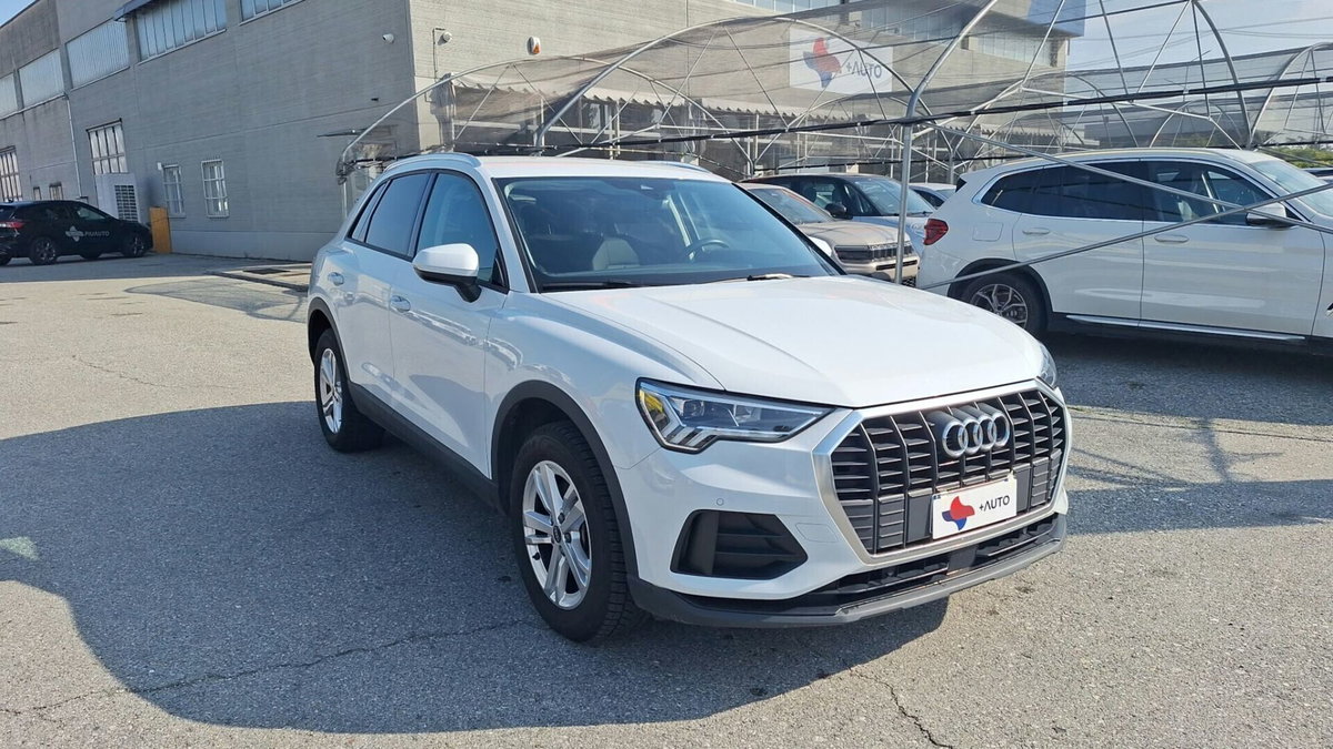 Audi Q3 45 TFSI e S tronic Business