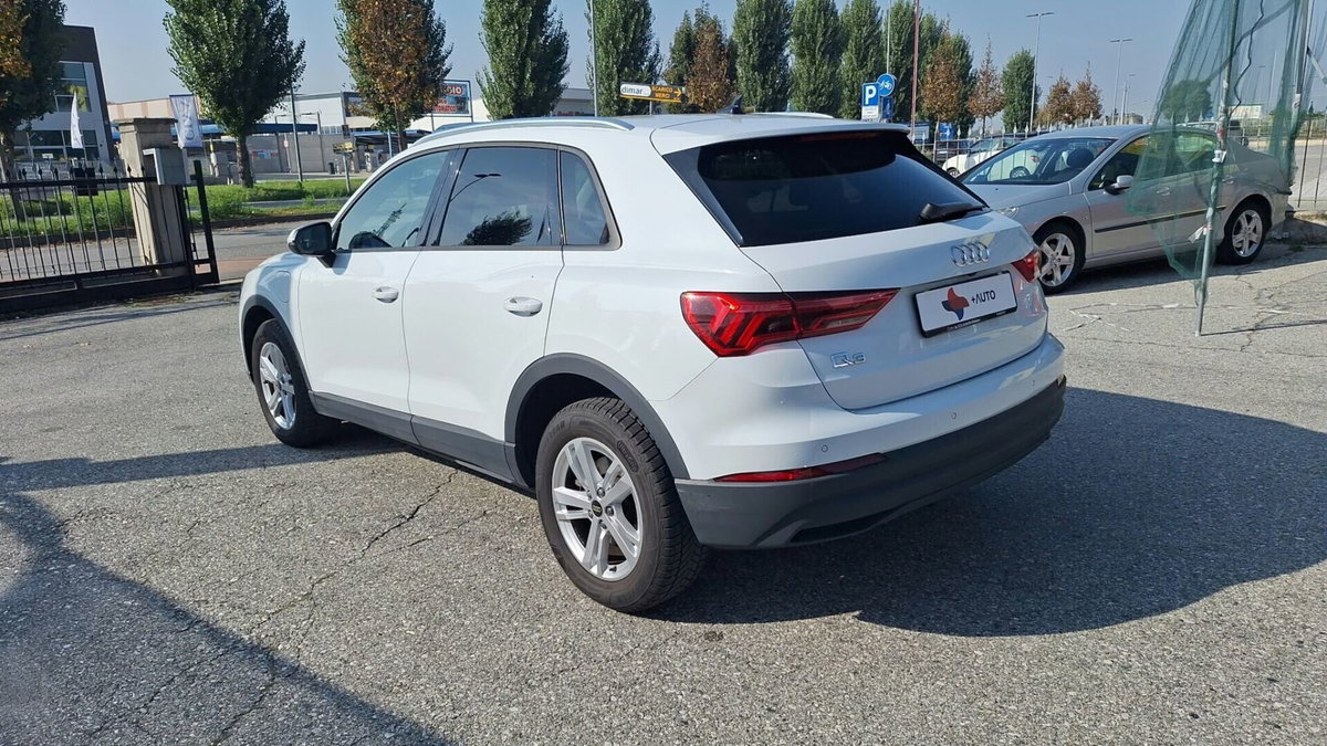 Audi Q3 45 TFSI e S tronic Business (5)