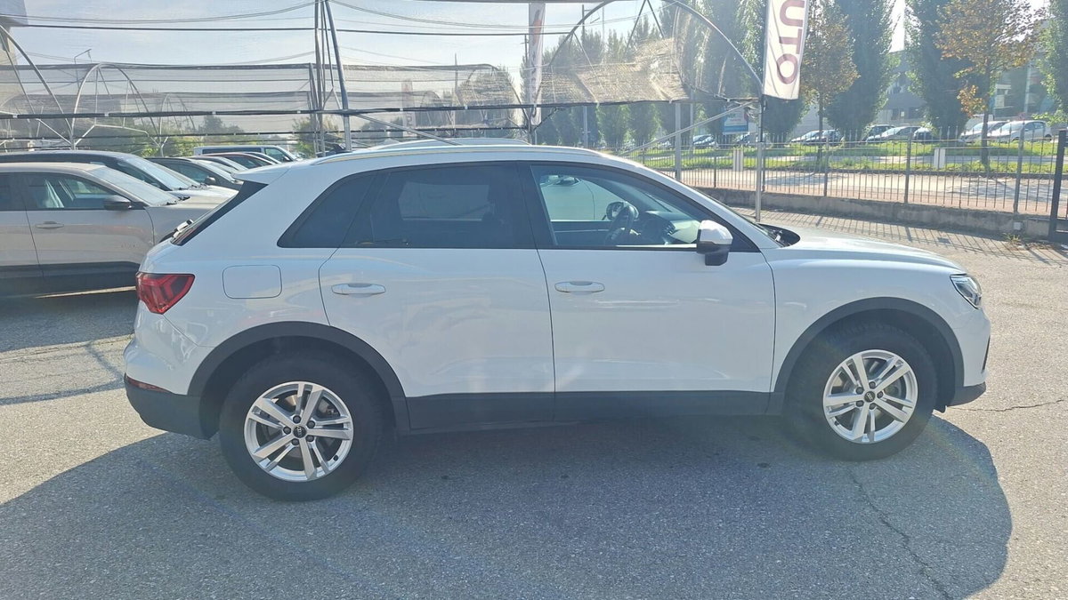 Audi Q3 45 TFSI e S tronic Business (8)
