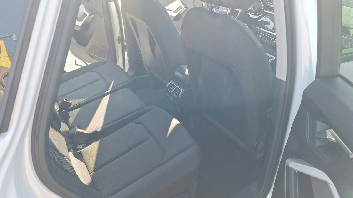 Audi Q3 45 TFSI e S tronic Business (9)