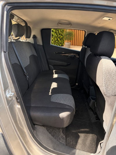 Mahindra KUV100 KUV100 1.2 VVT M-Bifuel(GPL) K8 (11)