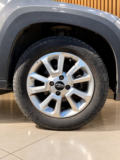 Mahindra KUV100 KUV100 1.2 VVT M-Bifuel(GPL) K8 (12)