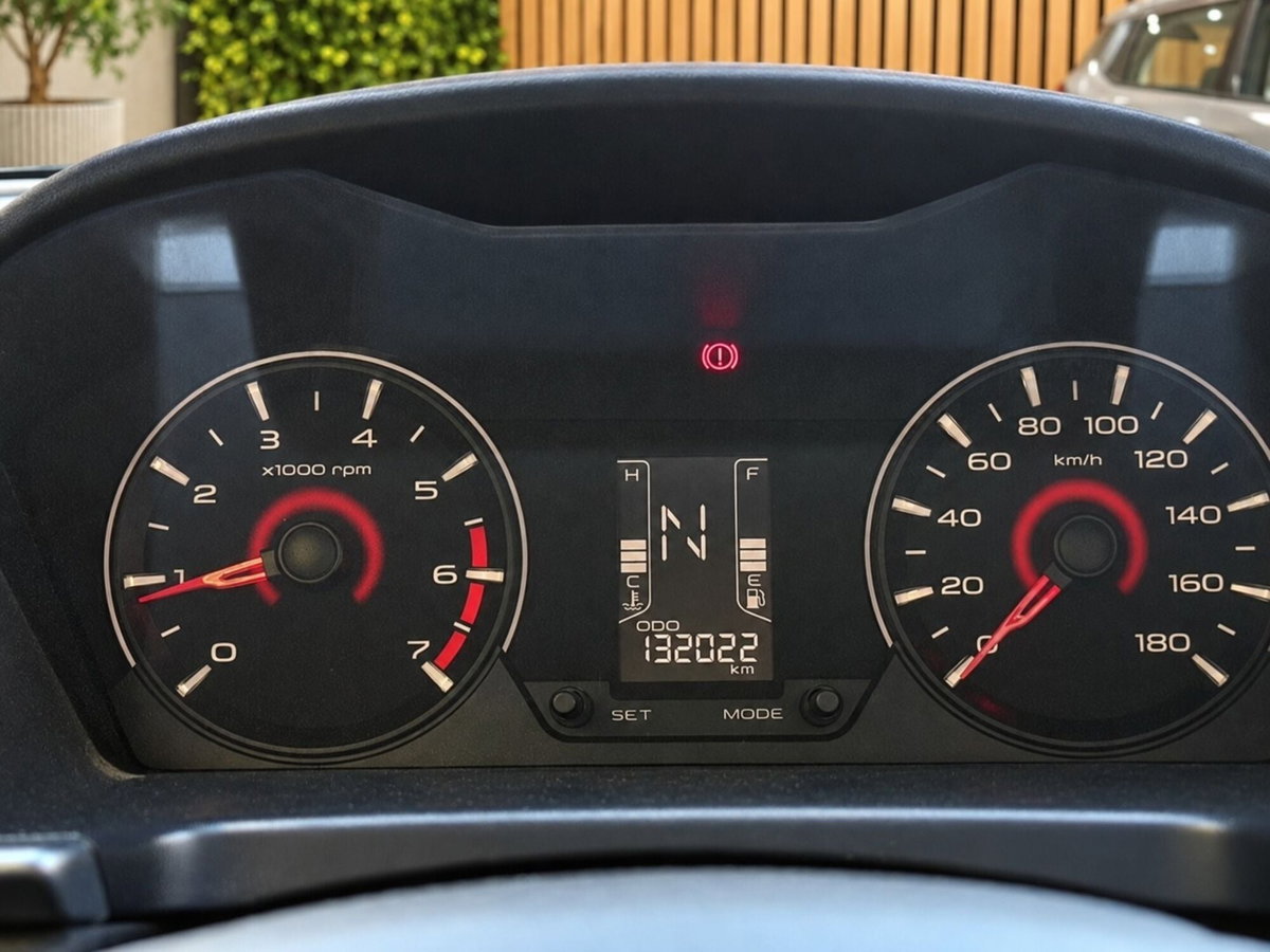 Mahindra KUV100 KUV100 1.2 VVT M-Bifuel(GPL) K8 (8)