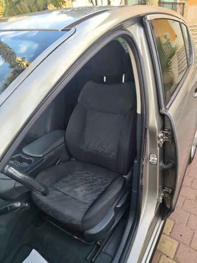 Peugeot 3008 1.6 HDi 110CV Business (13)