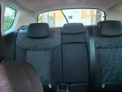 Peugeot 3008 1.6 HDi 110CV Business (17)