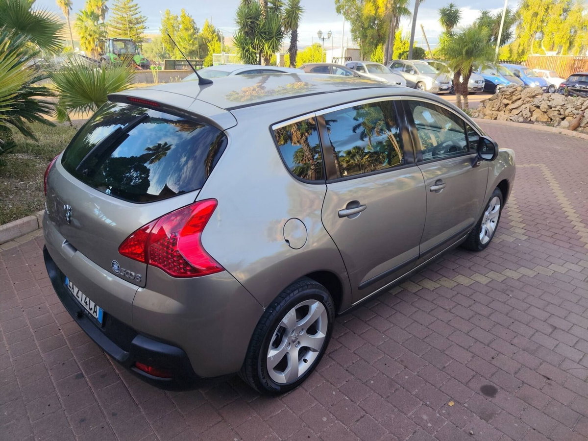 Peugeot 3008 1.6 HDi 110CV Business (5)