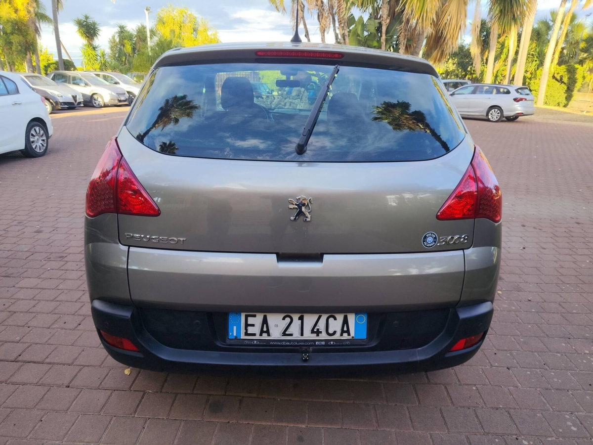Peugeot 3008 1.6 HDi 110CV Business (7)