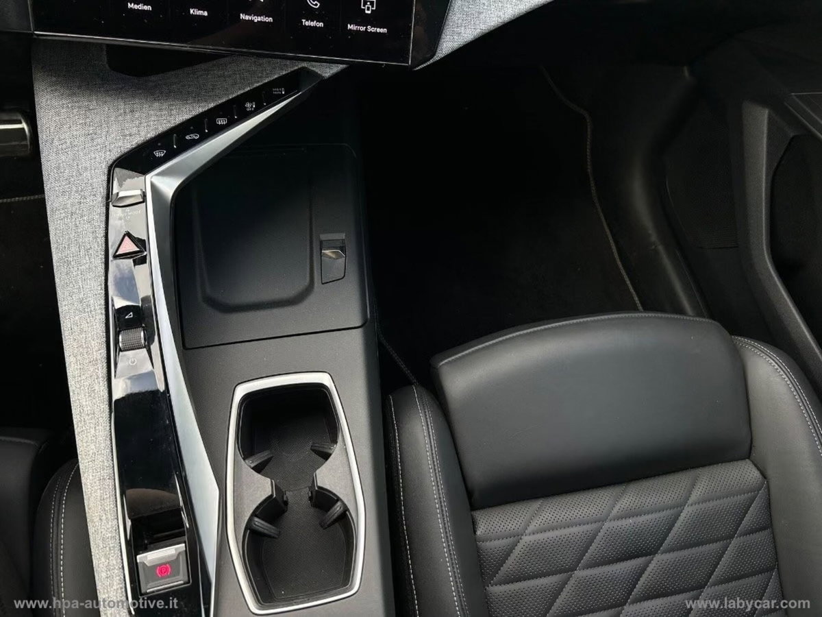 Peugeot 3008 1.2 hybrid 48V GT 136cv e-dcs6 (11)