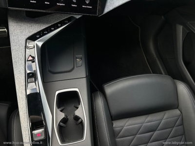 Peugeot 3008 1.2 hybrid 48V GT 136cv e-dcs6 (11)
