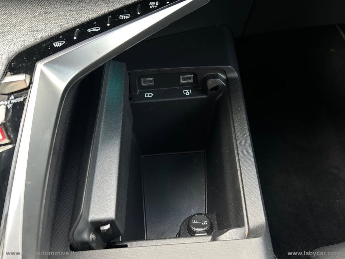 Peugeot 3008 1.2 hybrid 48V GT 136cv e-dcs6 (17)