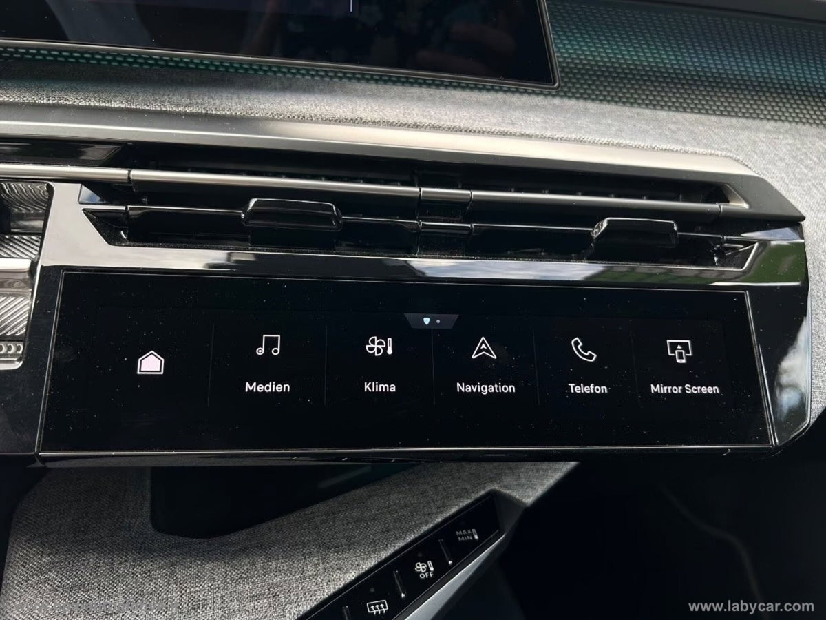Peugeot 3008 1.2 hybrid 48V GT 136cv e-dcs6 (19)