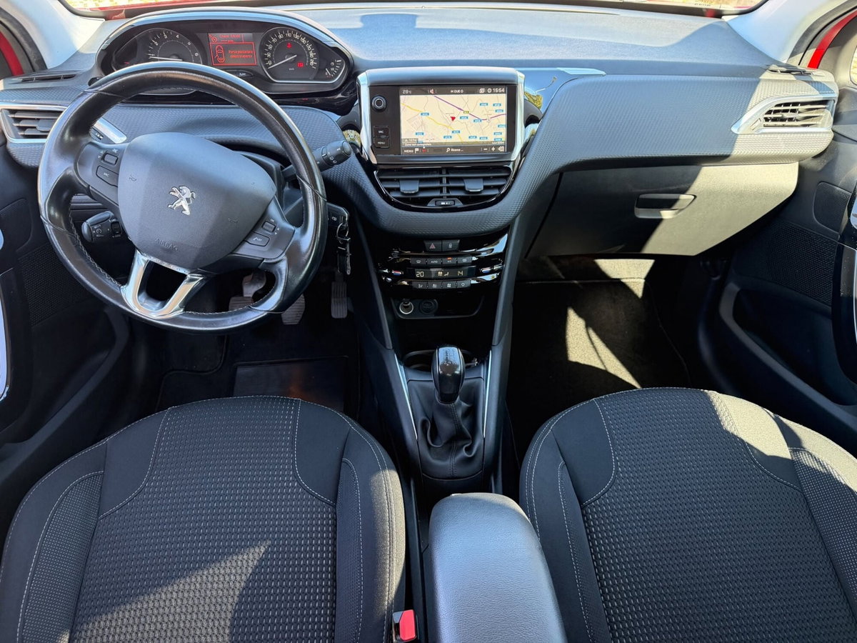 Peugeot 208 82 5 porte Allure (9)