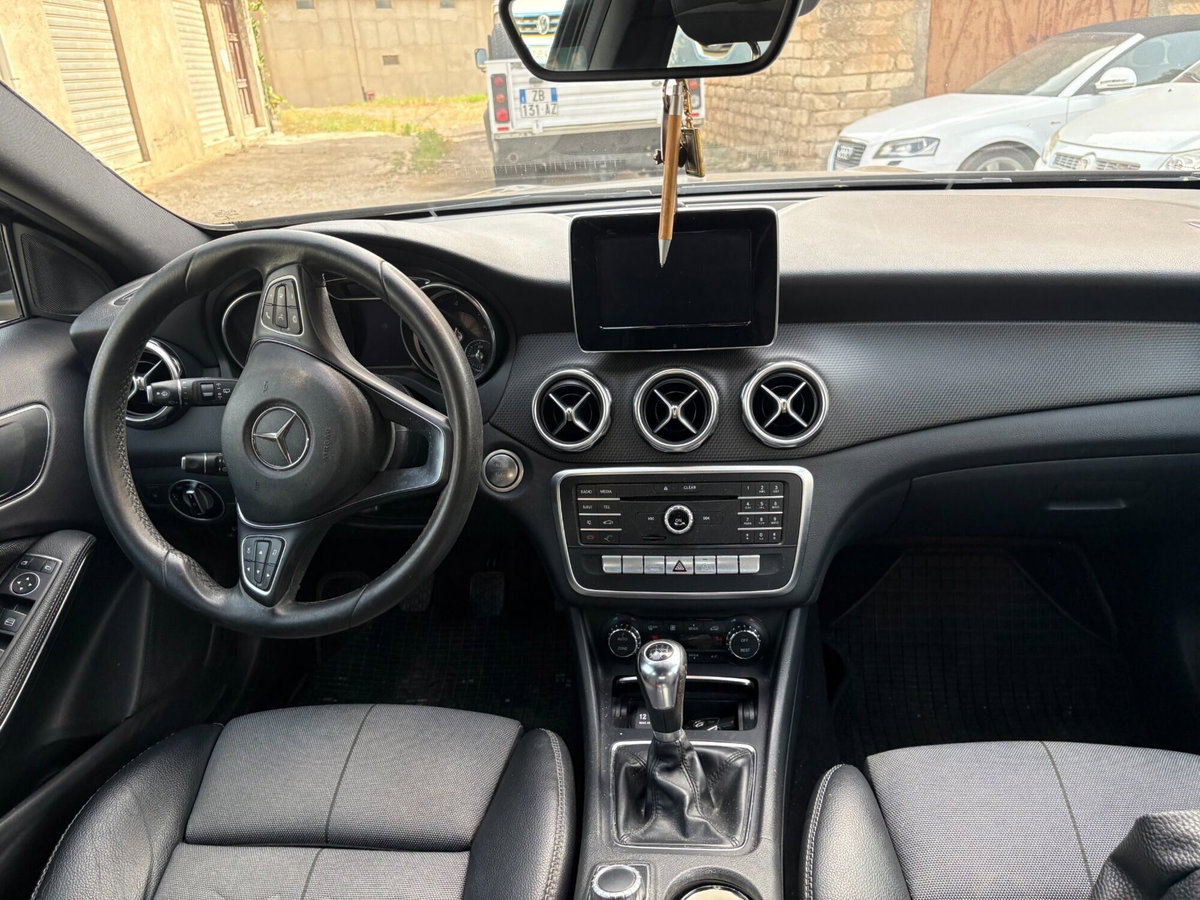 Mercedes-Benz GLA SUV 180 d Sport (10)