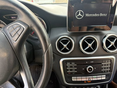 Mercedes-Benz GLA SUV 180 d Sport (11)