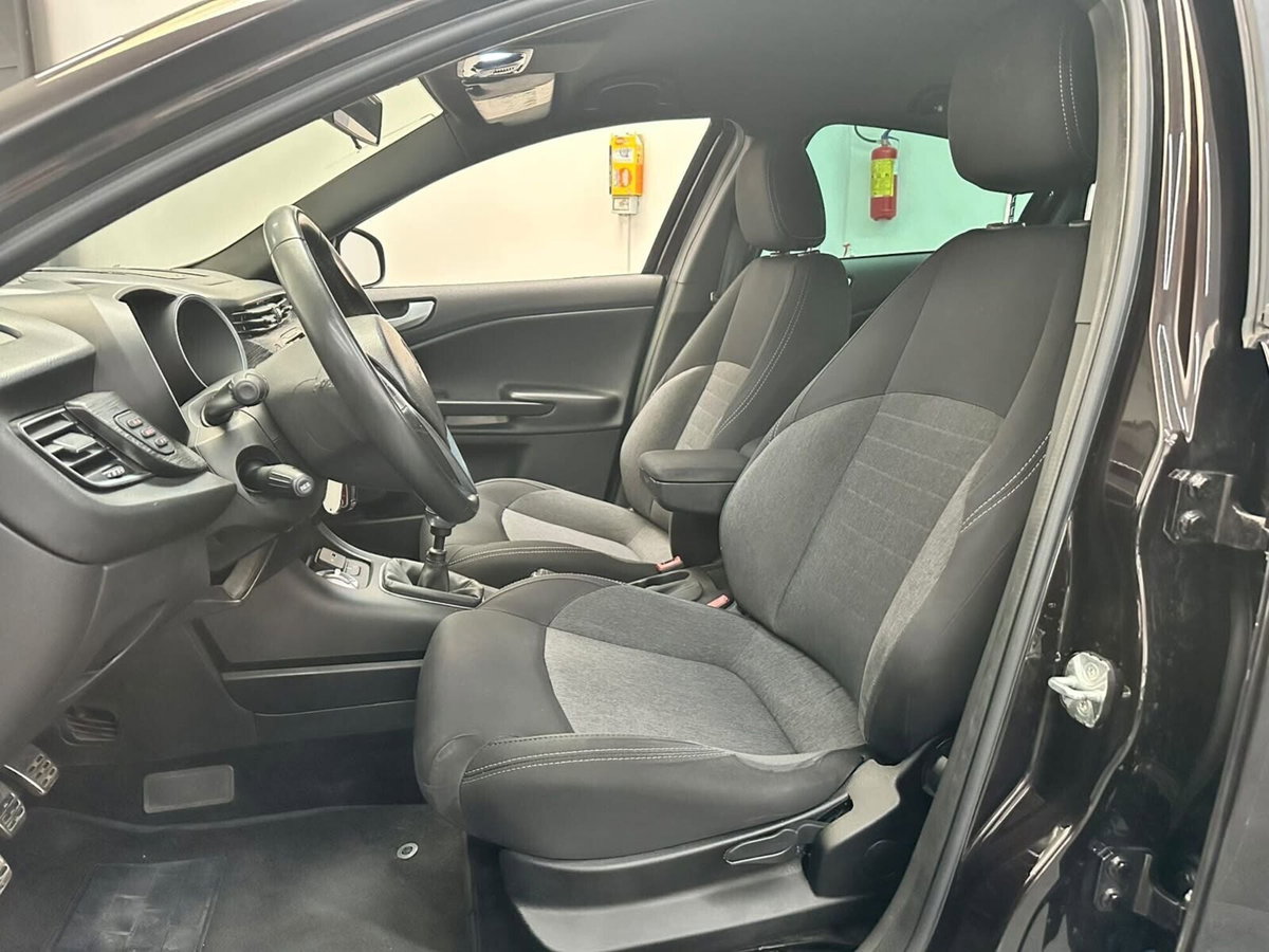 Alfa Romeo Giulietta 1.6 JTDm Ti 120cv (10)