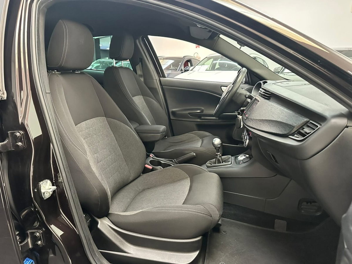 Alfa Romeo Giulietta 1.6 JTDm Ti 120cv (19)
