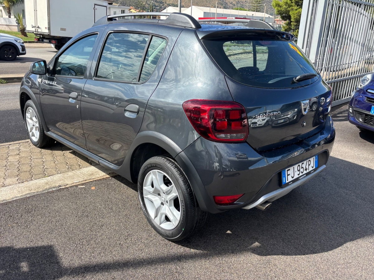 Dacia Sandero Stepway 1.5 dCi 8V 90CV (8)