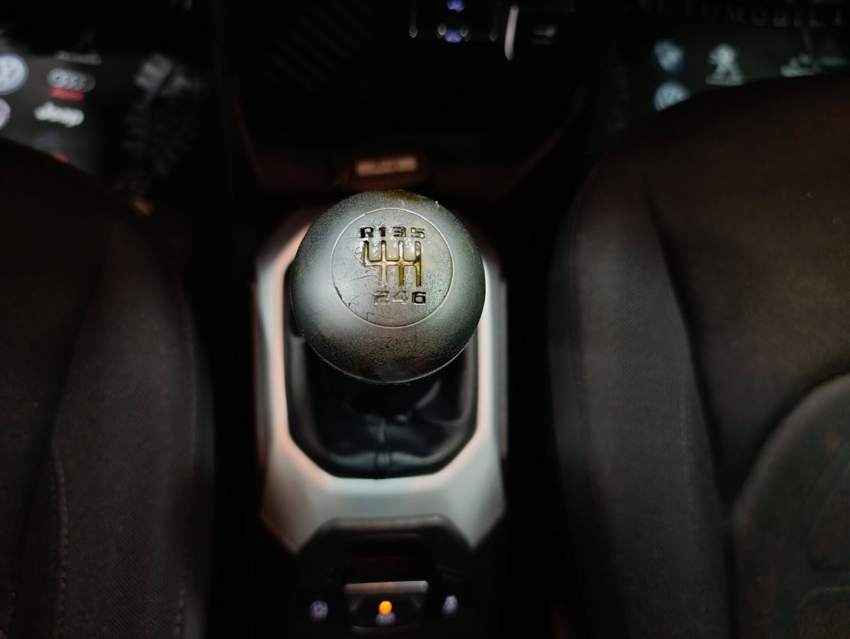 Jeep Renegade 1.6 Mjt 120 CV Limited (15)