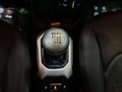 Jeep Renegade 1.6 Mjt 120 CV Limited (15)