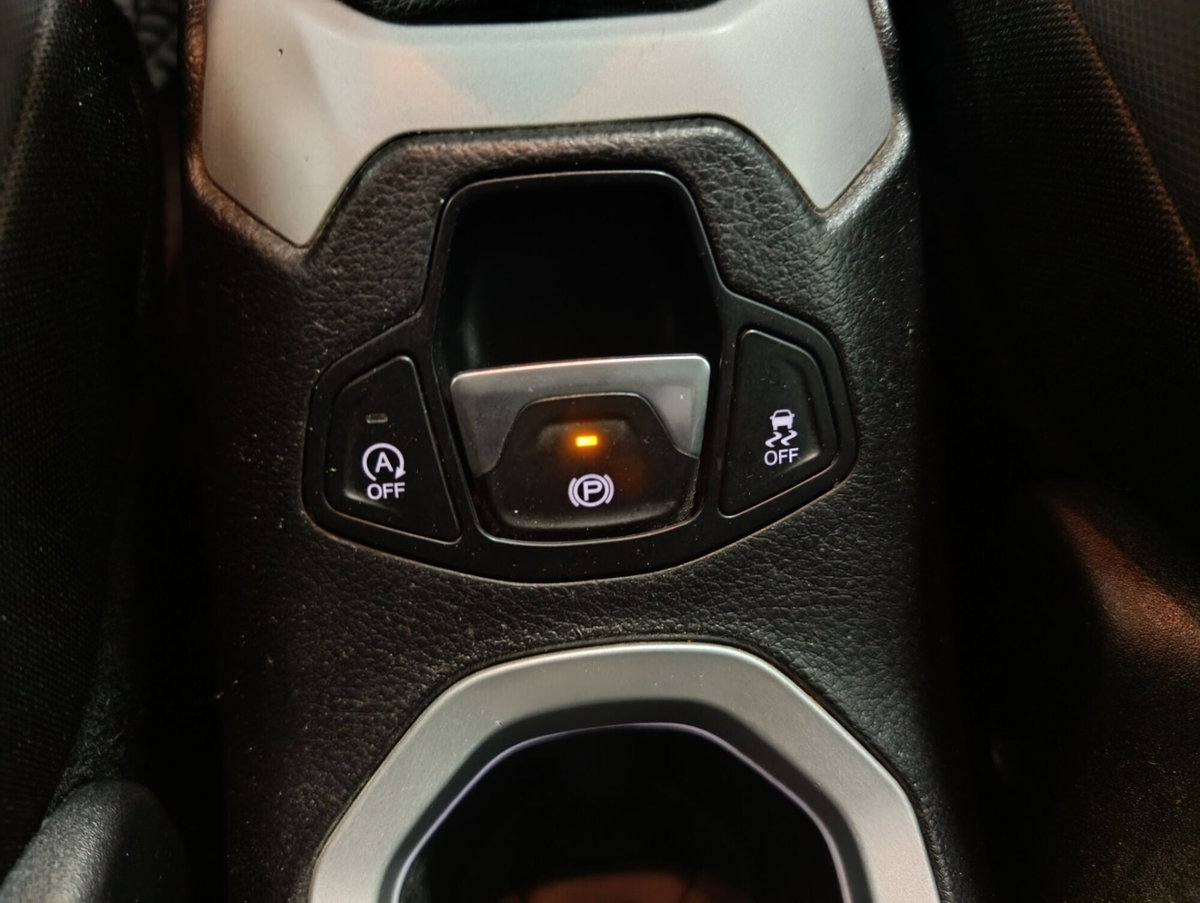 Jeep Renegade 1.6 Mjt 120 CV Limited (16)