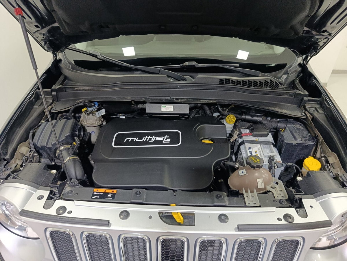 Jeep Renegade 1.6 Mjt 120 CV Limited (19)