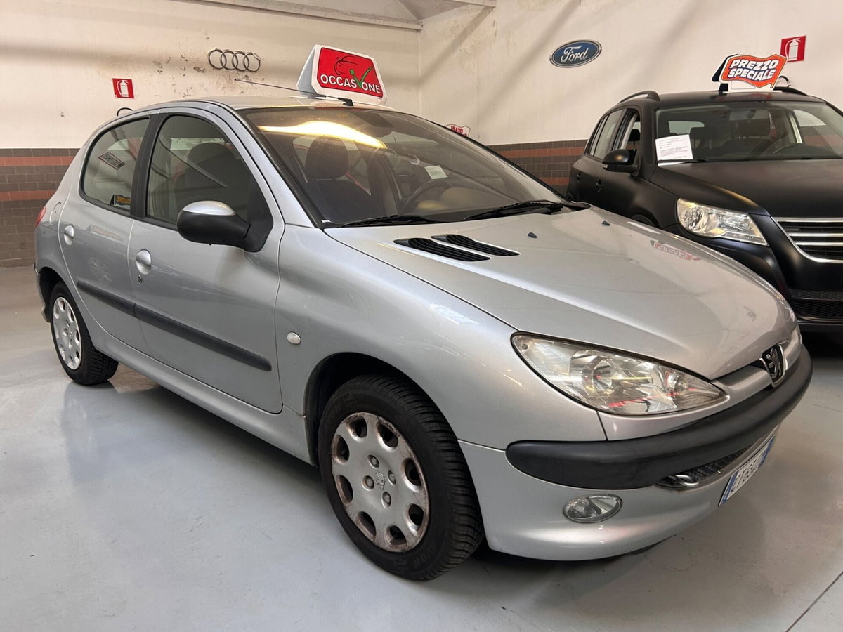 Peugeot 206 5p. XT (2)