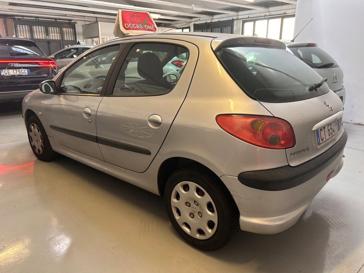 Peugeot 206 5p. XT (4)