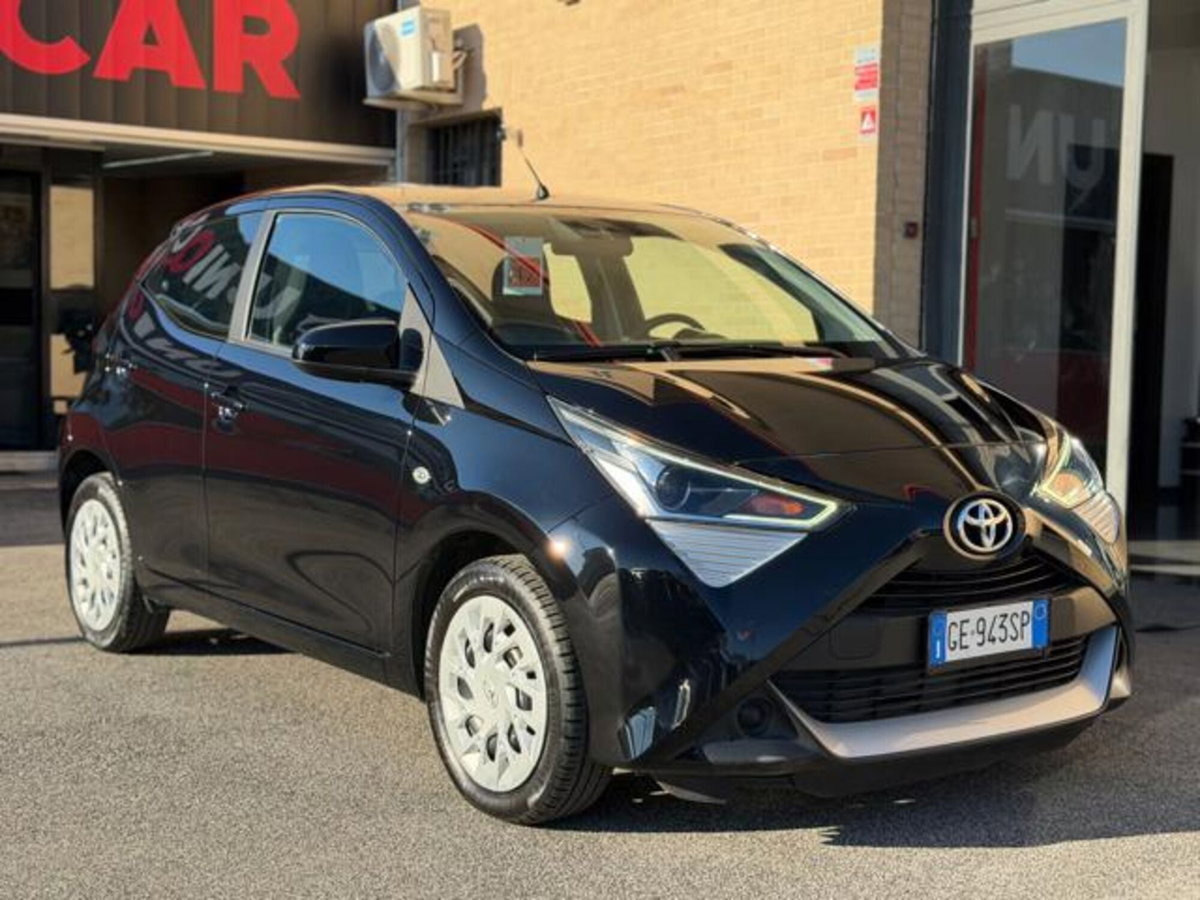 Toyota Aygo Connect 1.0 VVT-i 72 CV 5 porte x-cool MMT