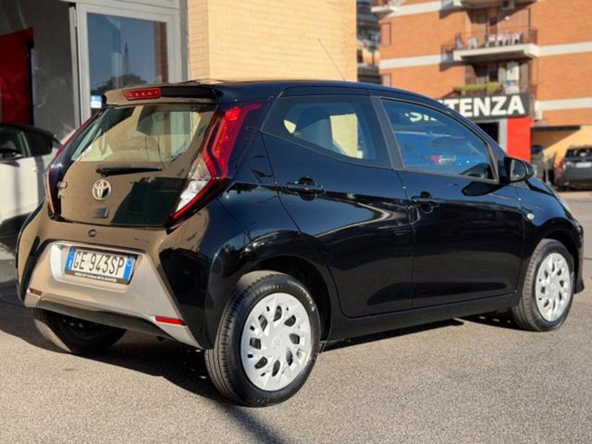 Toyota Aygo Connect 1.0 VVT-i 72 CV 5 porte x-cool MMT (6)