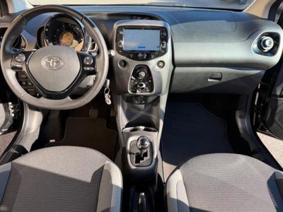Toyota Aygo Connect 1.0 VVT-i 72 CV 5 porte x-cool MMT (8)