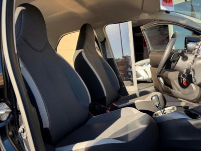 Toyota Aygo Connect 1.0 VVT-i 72 CV 5 porte x-cool MMT (9)