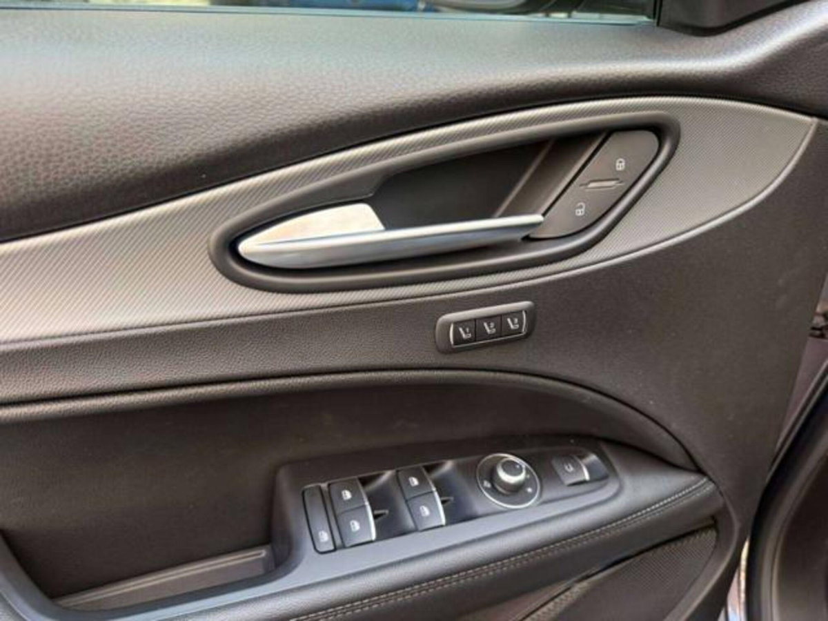 Alfa Romeo Stelvio 2.2 t Veloce Q4 210cv auto (18)